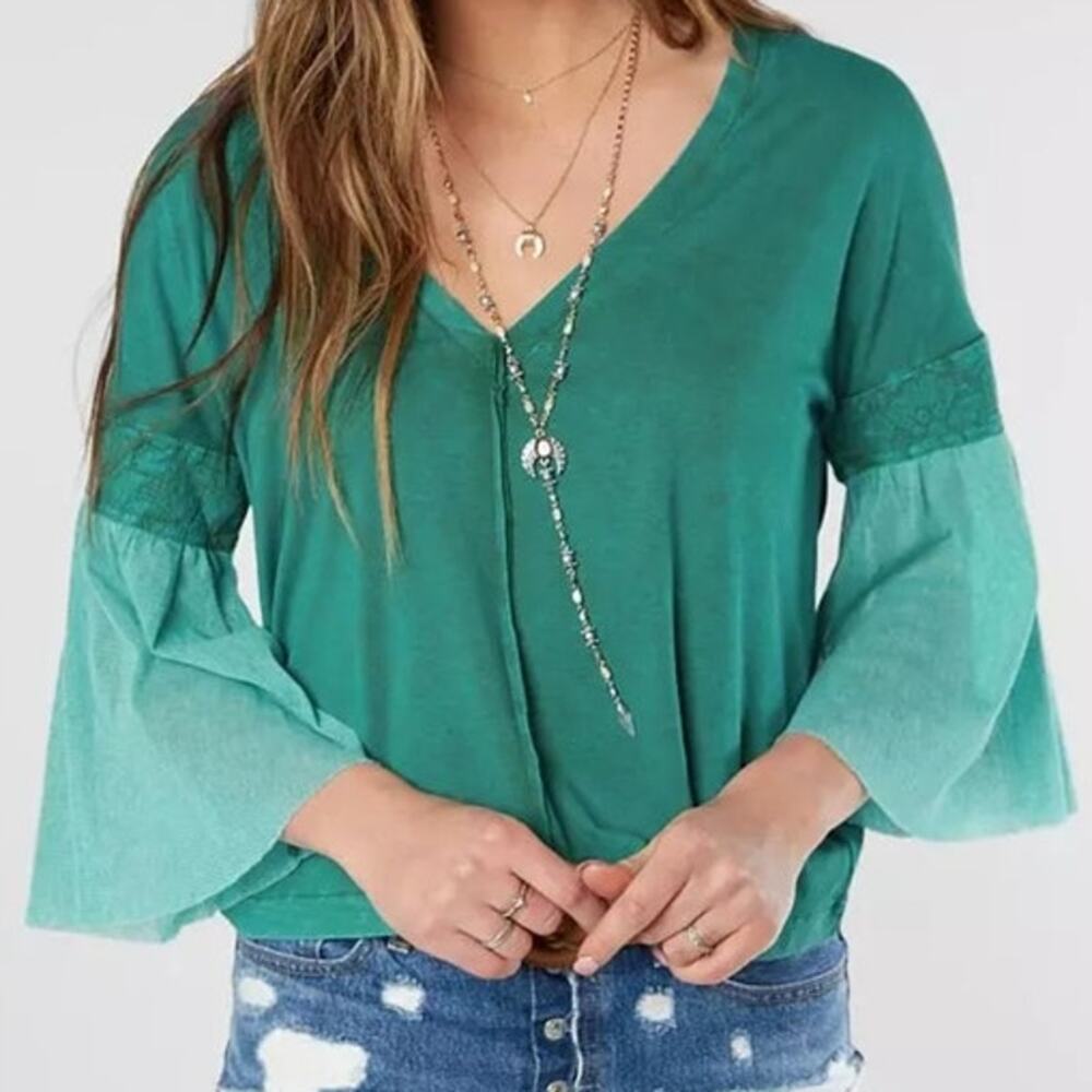 Buckle Gimmicks Raw edge washed top Green boho bell sleeve hippie mineral wash
